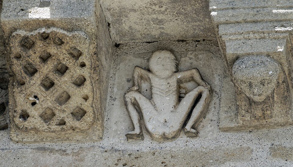  Abside sud de l'église de Saint-Vivien (1880)